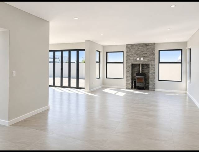4 BEDROOM FREESTANDING FOR SALE IN SANDOWN
